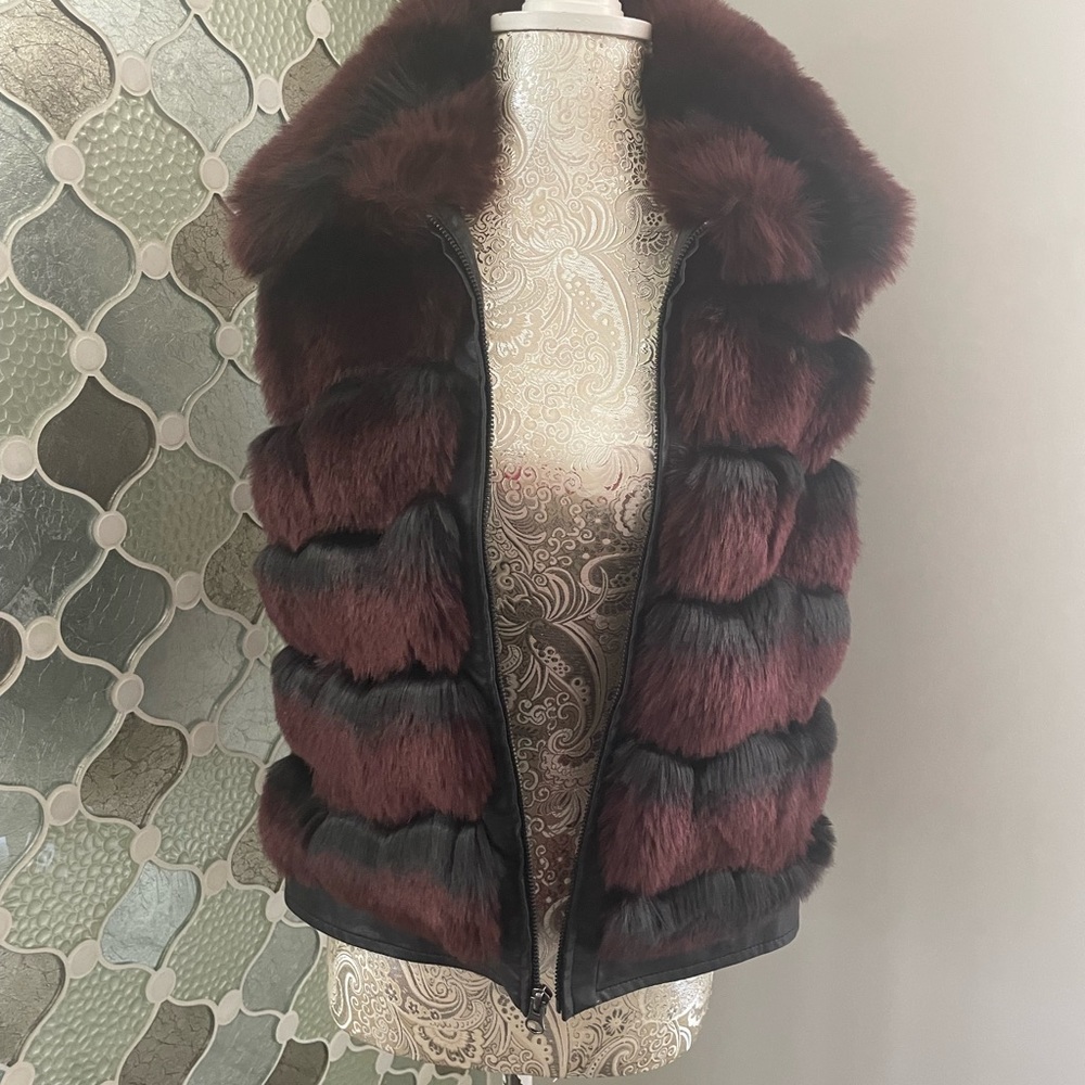 Inc International Concepts Chic Wine Faux Fur Vest Small